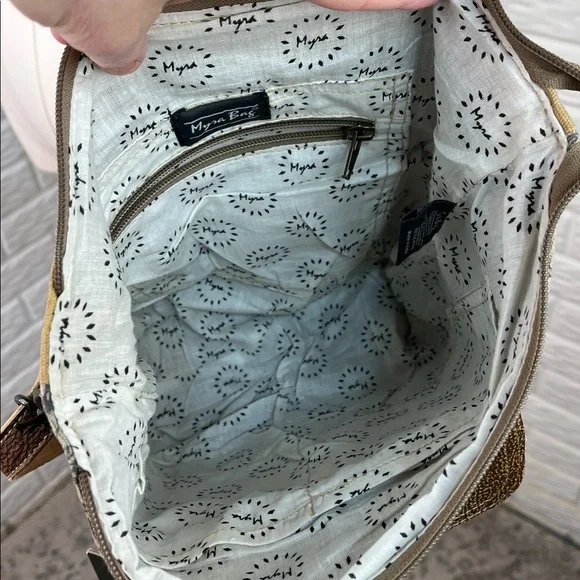 MYRA DOYAN FLORAL CANVAS AND LEATHER ACCENT CROSSBODY BUCKET BAG NWT - Picture 8 of 16